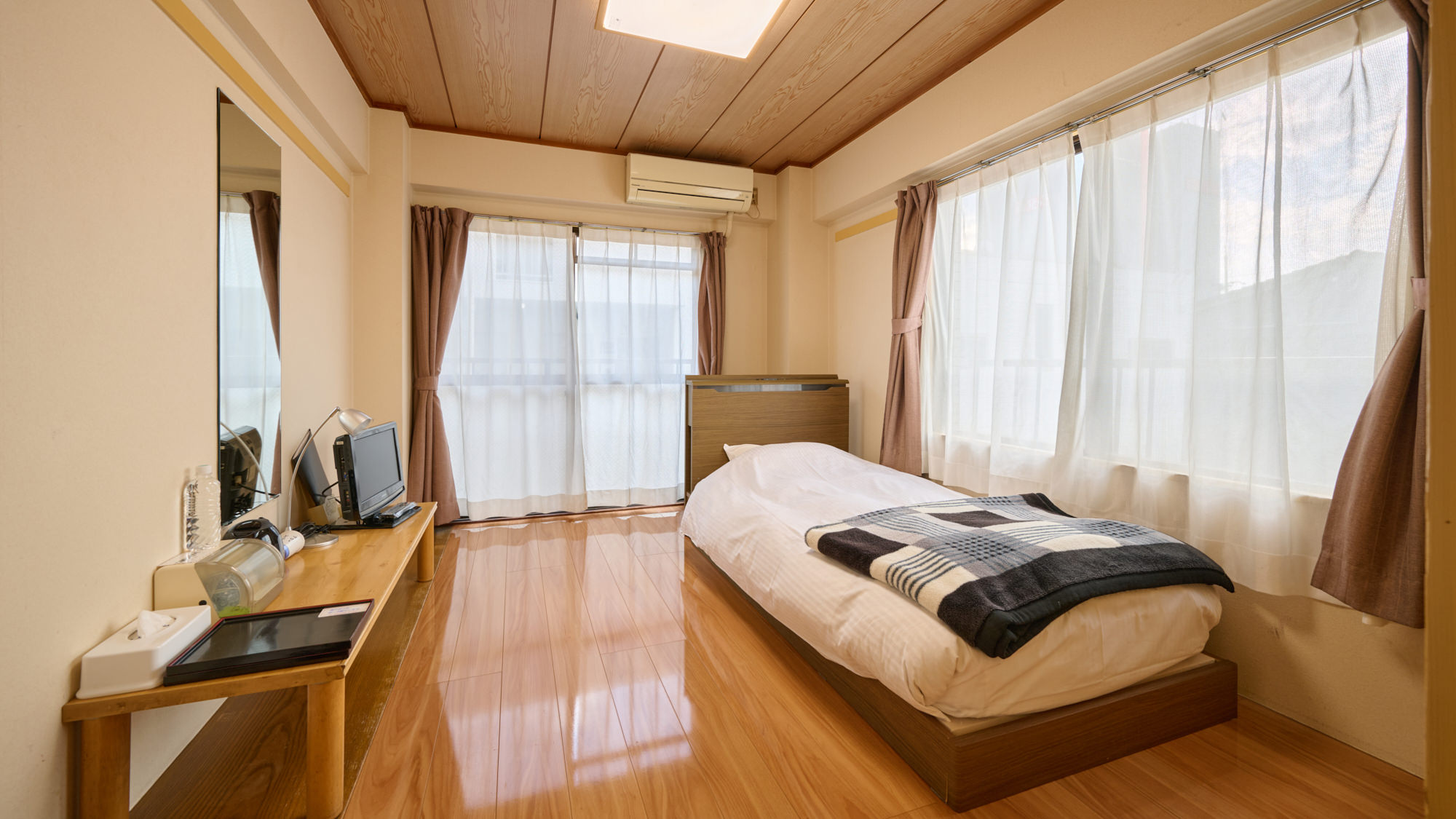 ◇【別館ワコー：和室6畳】ベッド/バストイレ