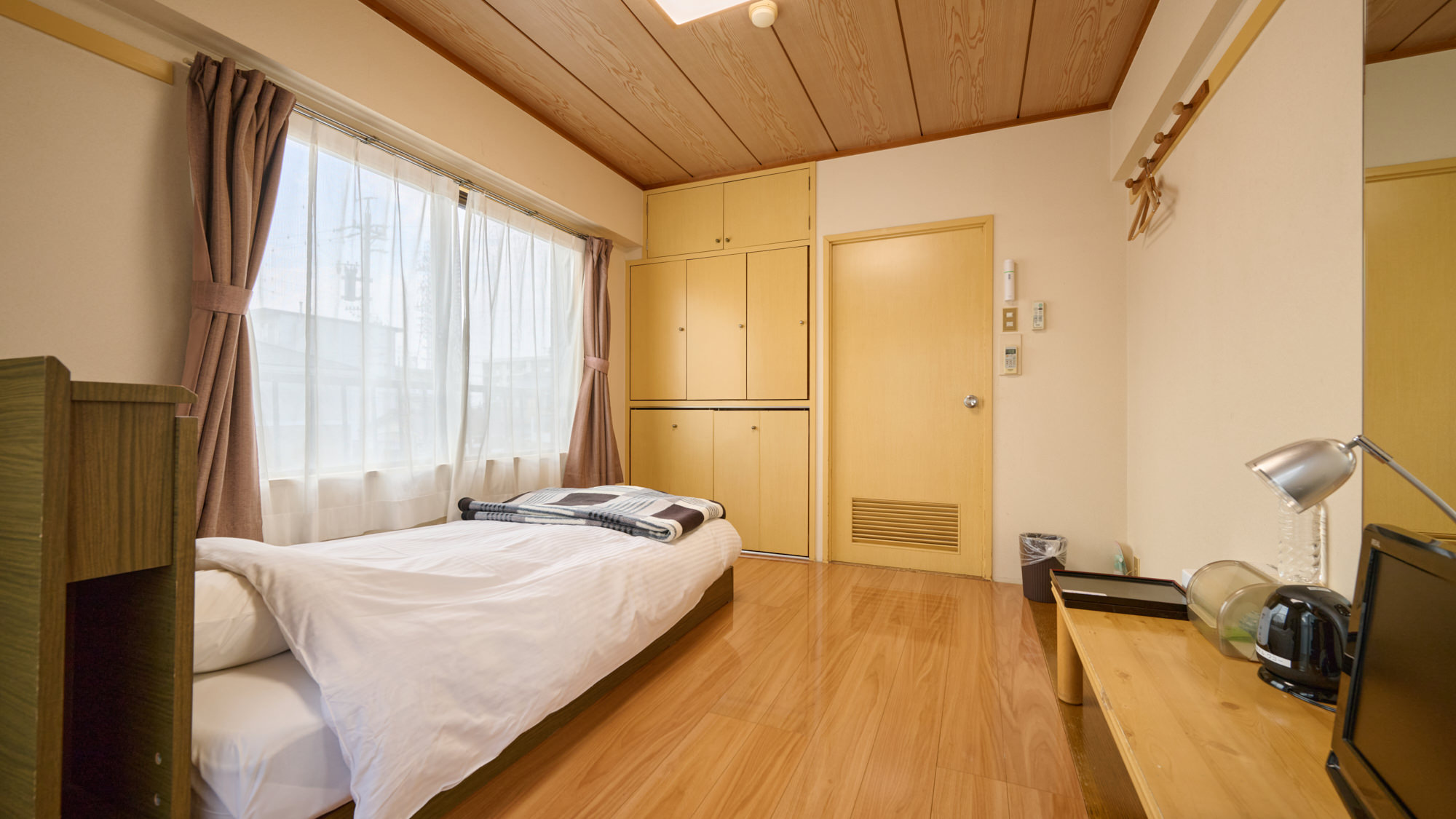 ◇【別館ワコー：和室6畳】ベッド/バストイレ