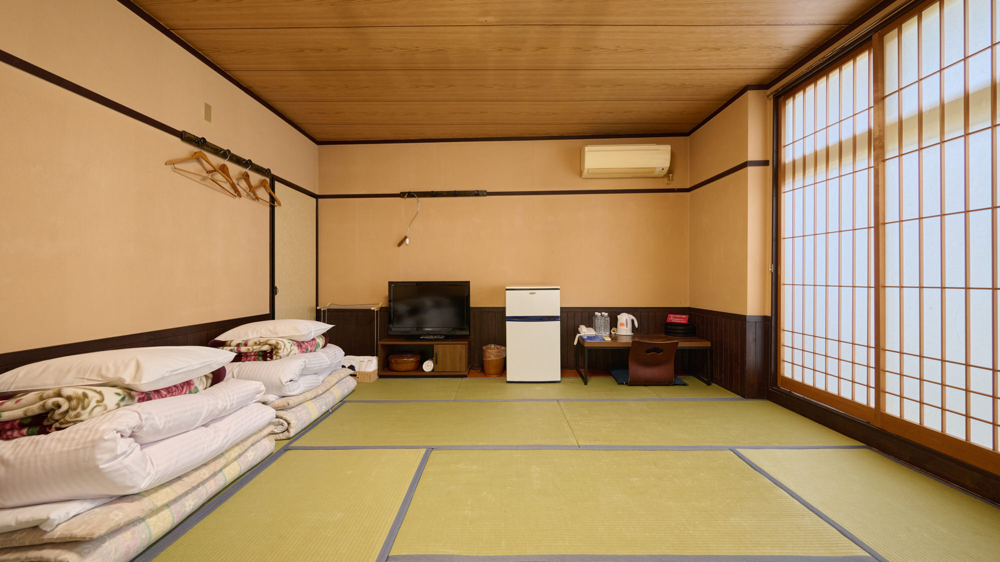 ◆【本館和陽館：和室12畳】共用バストイレ