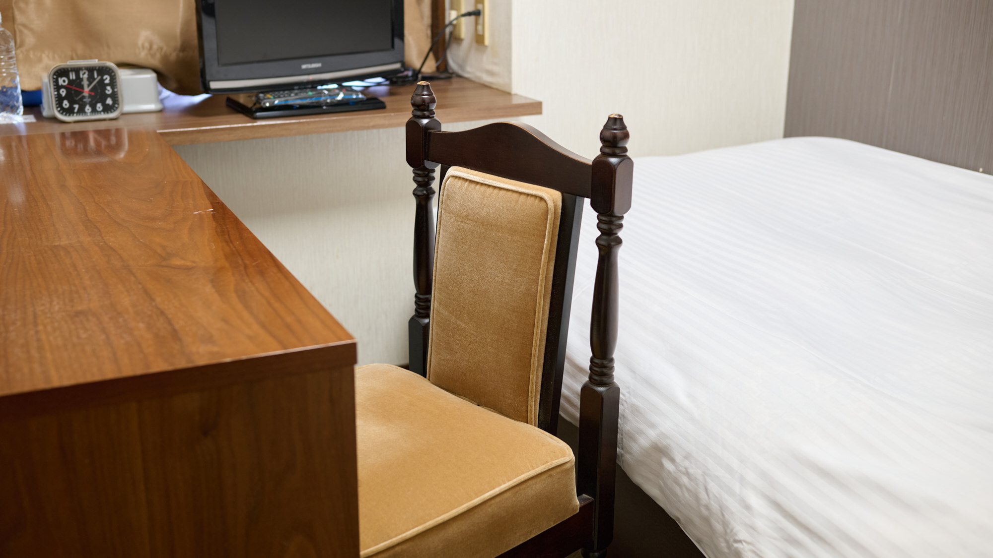 ◆【本館和陽館：和室4.5畳】ベッド/バストイレ付