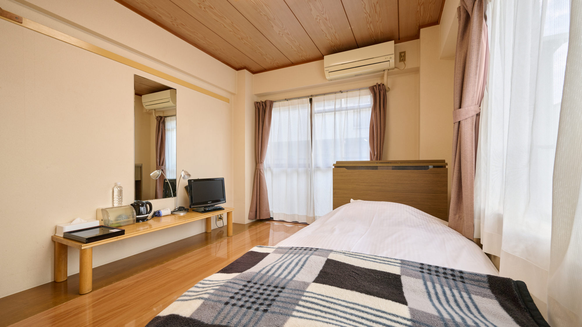 ◇【別館ワコー：和室6畳】ベッド/バストイレ