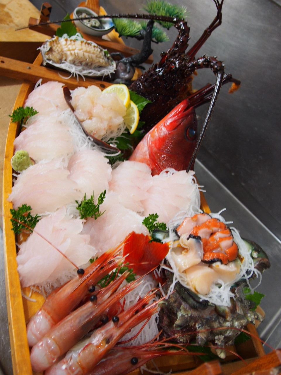 当館一番人気！伊勢海老・あわび・さざえの付いた舟盛りプラン