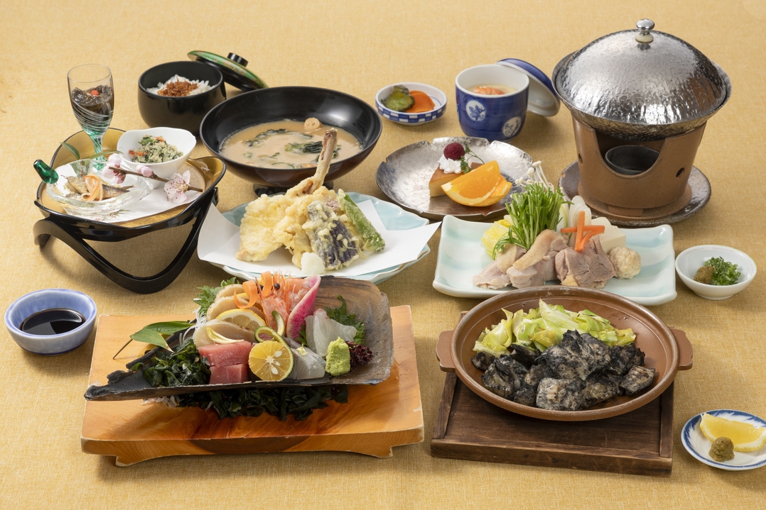 【さき楽30／「松」コース】海幸はあわび！山幸は阿波尾鶏など全10品！選べる「海幸」 or「山幸」