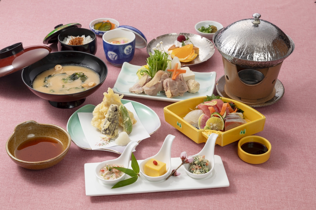 【早期予約30／「梅」コース】30日以上前の予約限定！お造り地魚3種など全9品の「海」「山」から選択