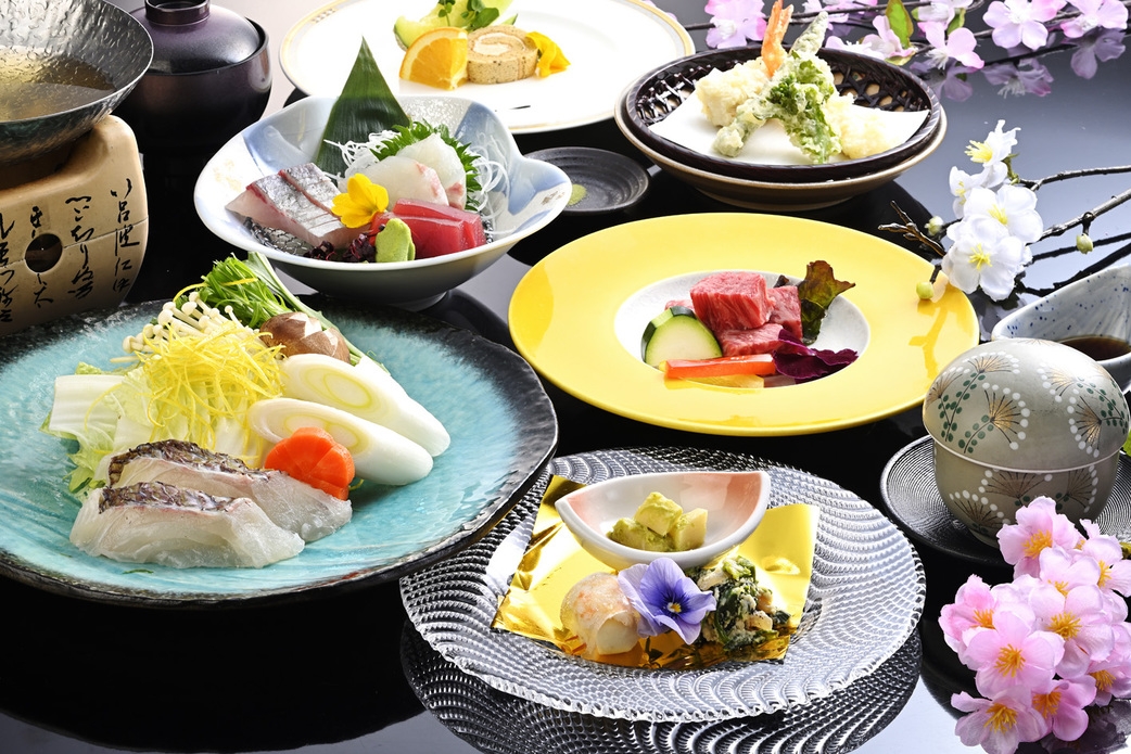 【期間限定】【部屋食】〜絶景温泉旅館のお得なグルメ旅〜　夕食は和の創作椿会席