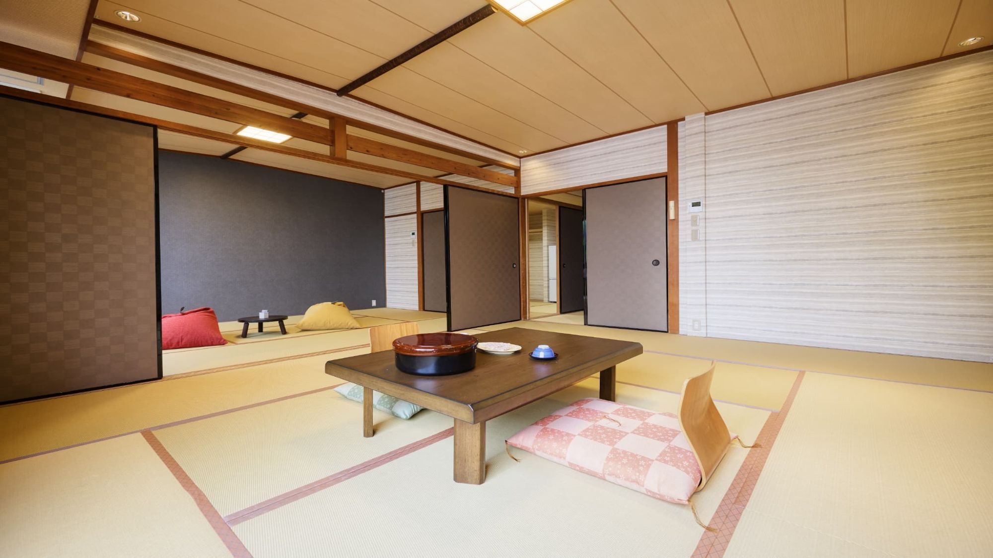 【期間限定】【部屋食プラン】絶景温泉旅館で楽しむ！和の創作＜季節の会席＞【夕朝食付】