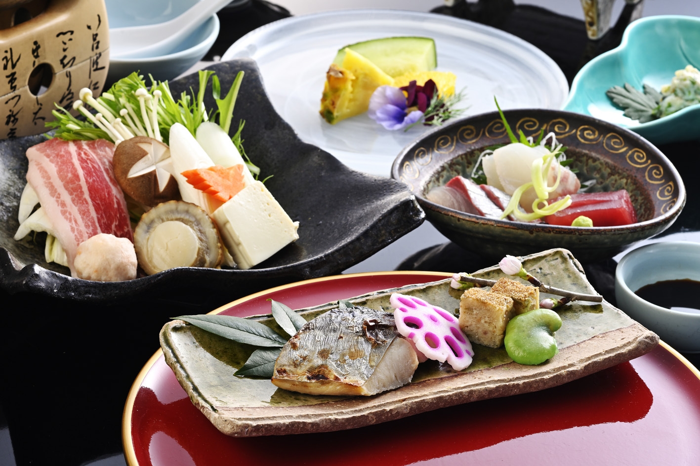 【期間限定】【部屋食】〜絶景温泉旅館のお得なグルメ旅〜　夕食は和の創作花桃会席