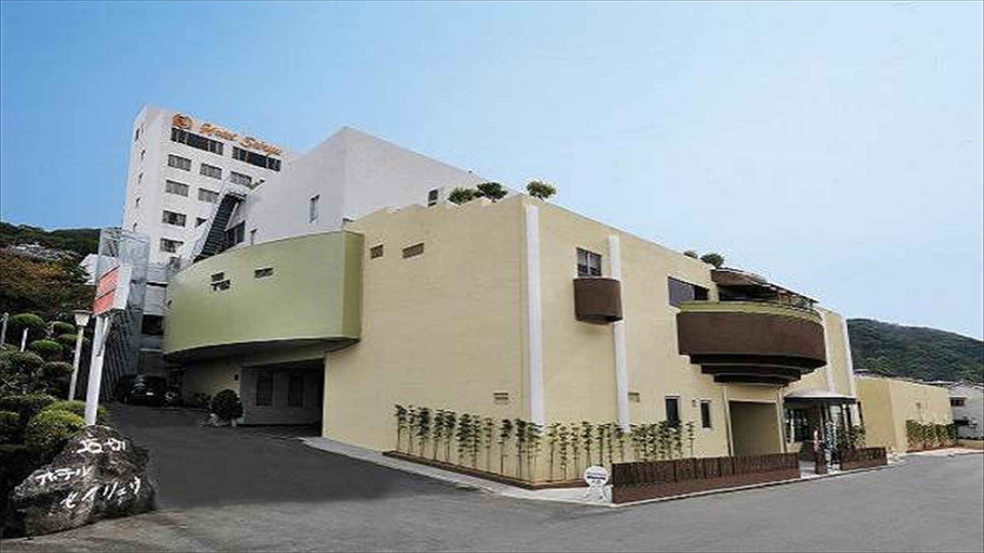 外観☆石切の高台に建つ、眺望と静寂を楽しめる癒しの宿