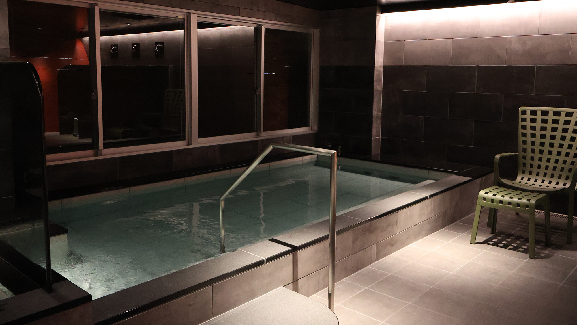 別館大浴場「PORCO ROJO」：男女時間交代制のサウナ付き大浴場です。