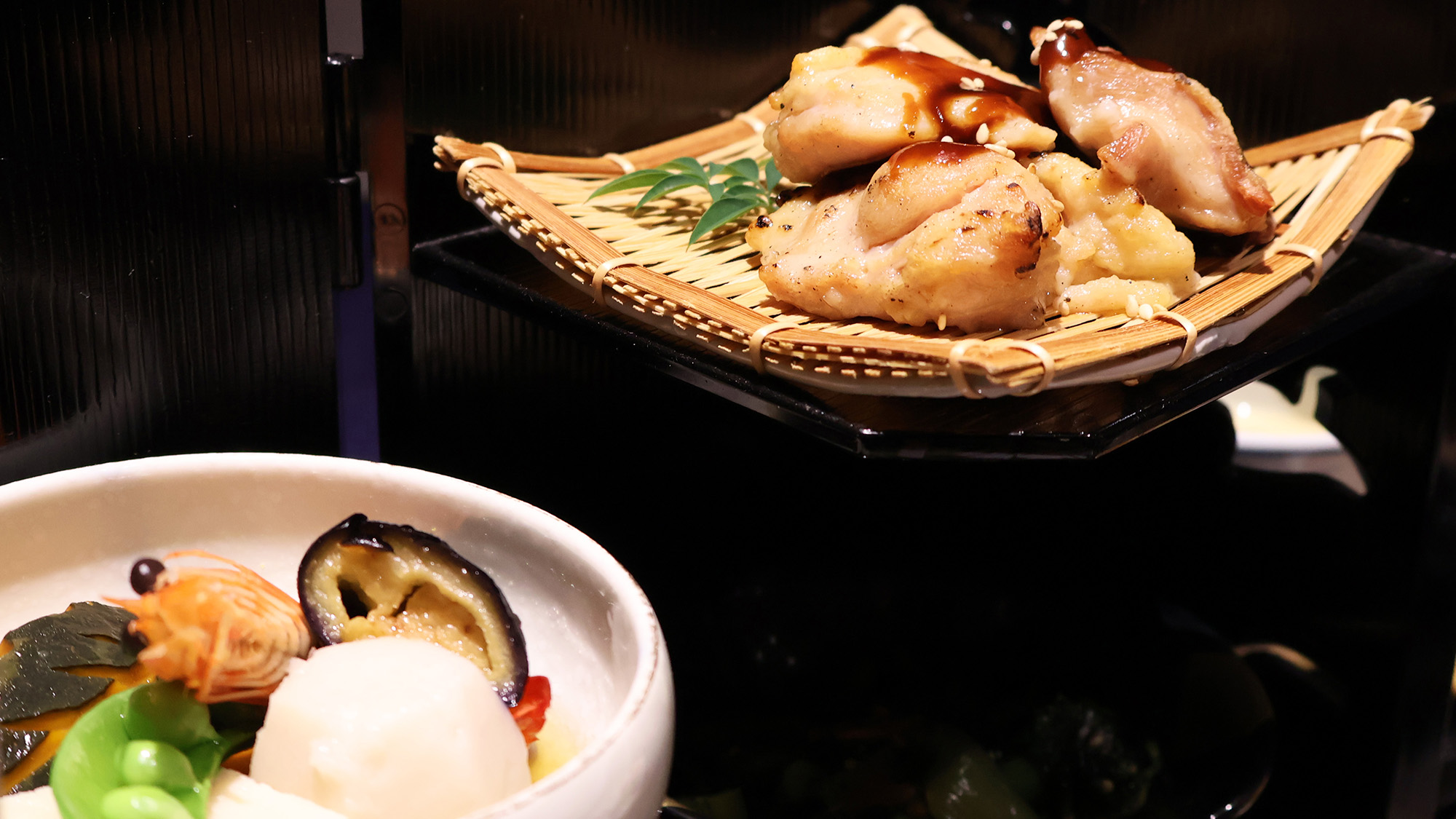 夕食一例：一品一品丁寧に仕上げた料理で、心あたたまるひとときをお楽しみください。