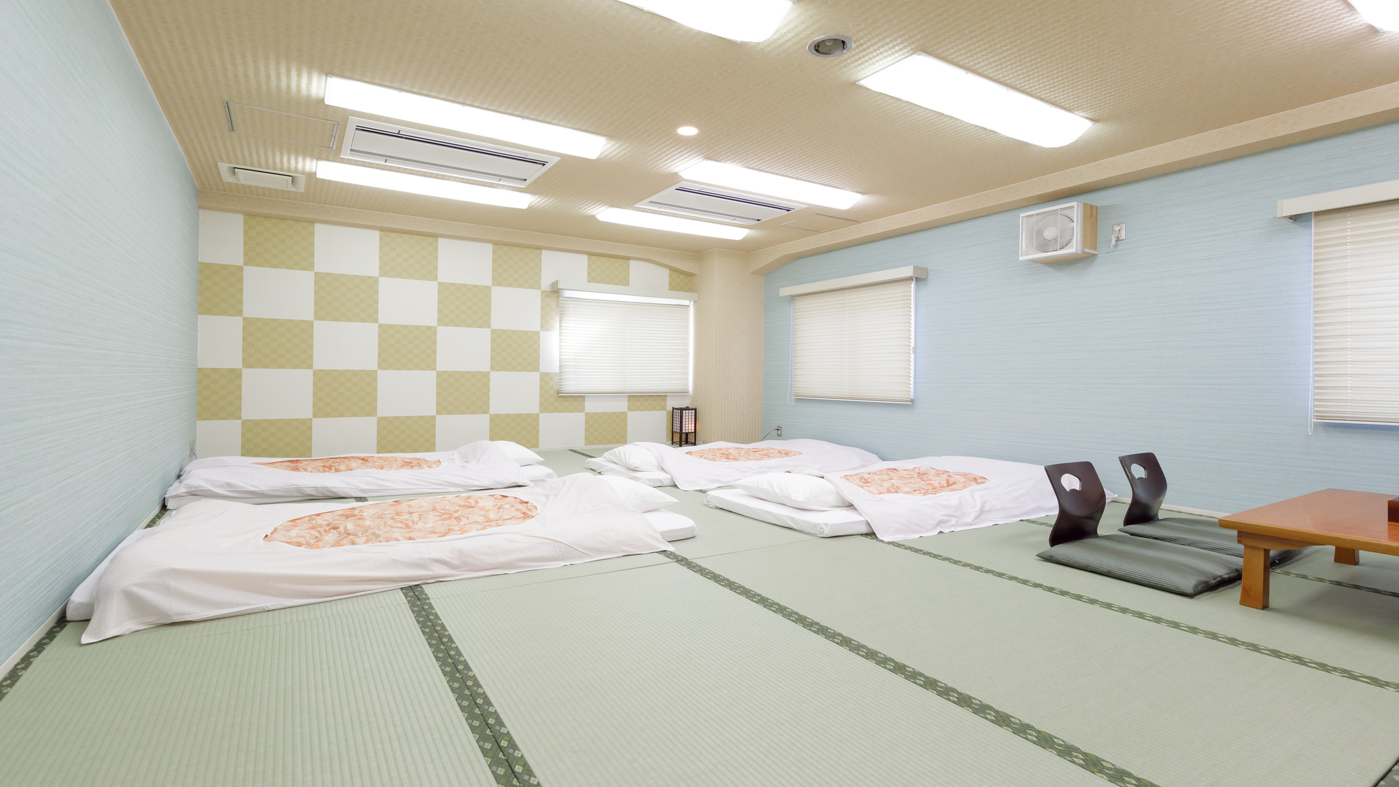 和室：ホテルでは珍しい和室をご用意。ファミリーやグループ旅行にぴったり！