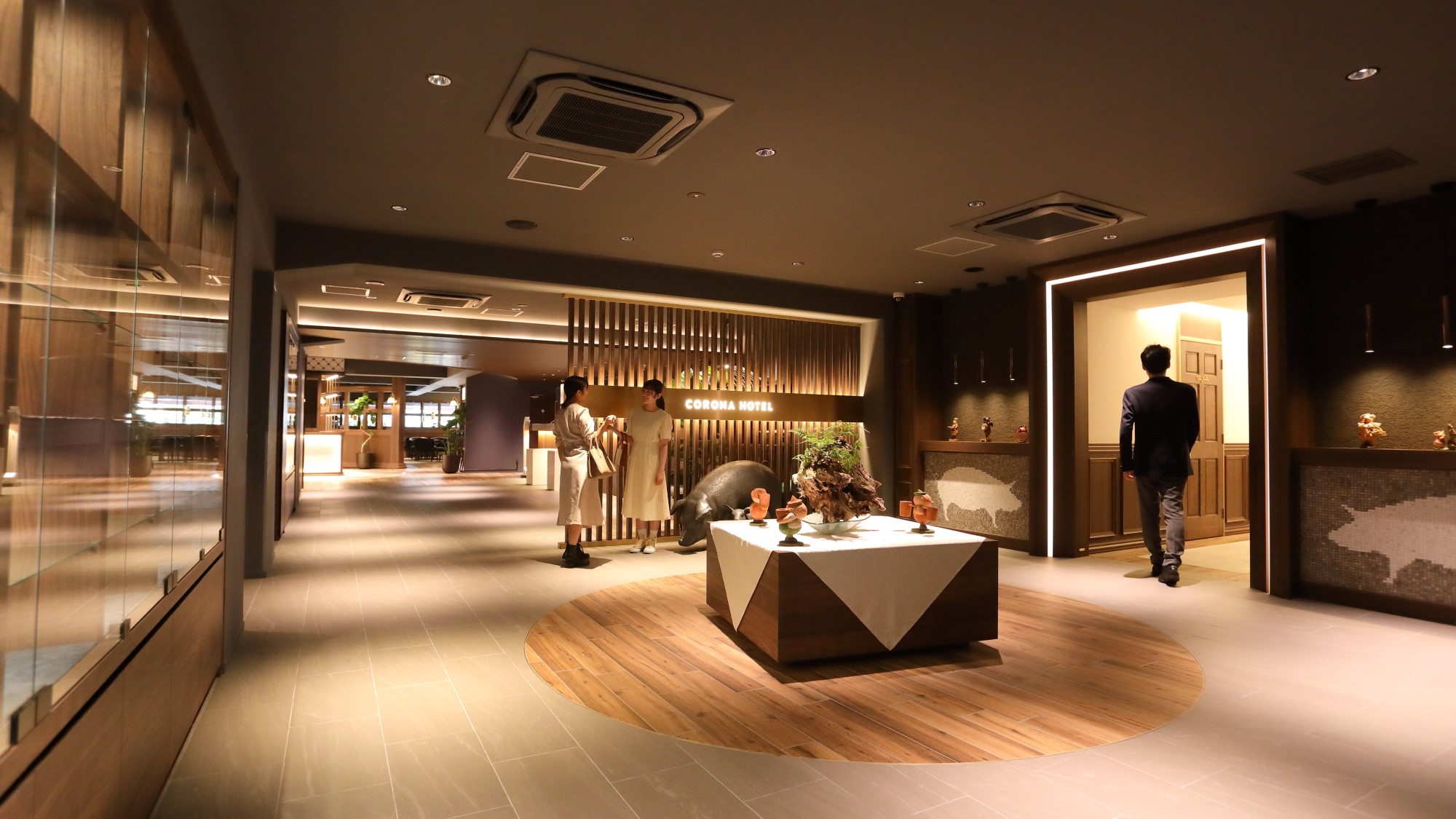 新大阪駅東口より徒歩約2分の好立地！大阪・関西での出張や観光の際にはぜひ大阪コロナホテルへ♪