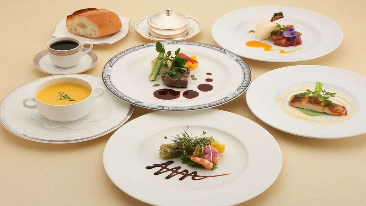 【楽天スーパーSALE】【Ｄeluxe】迷ったらコレ！リゾートに包まれて自慢のフランス料理を楽しむ