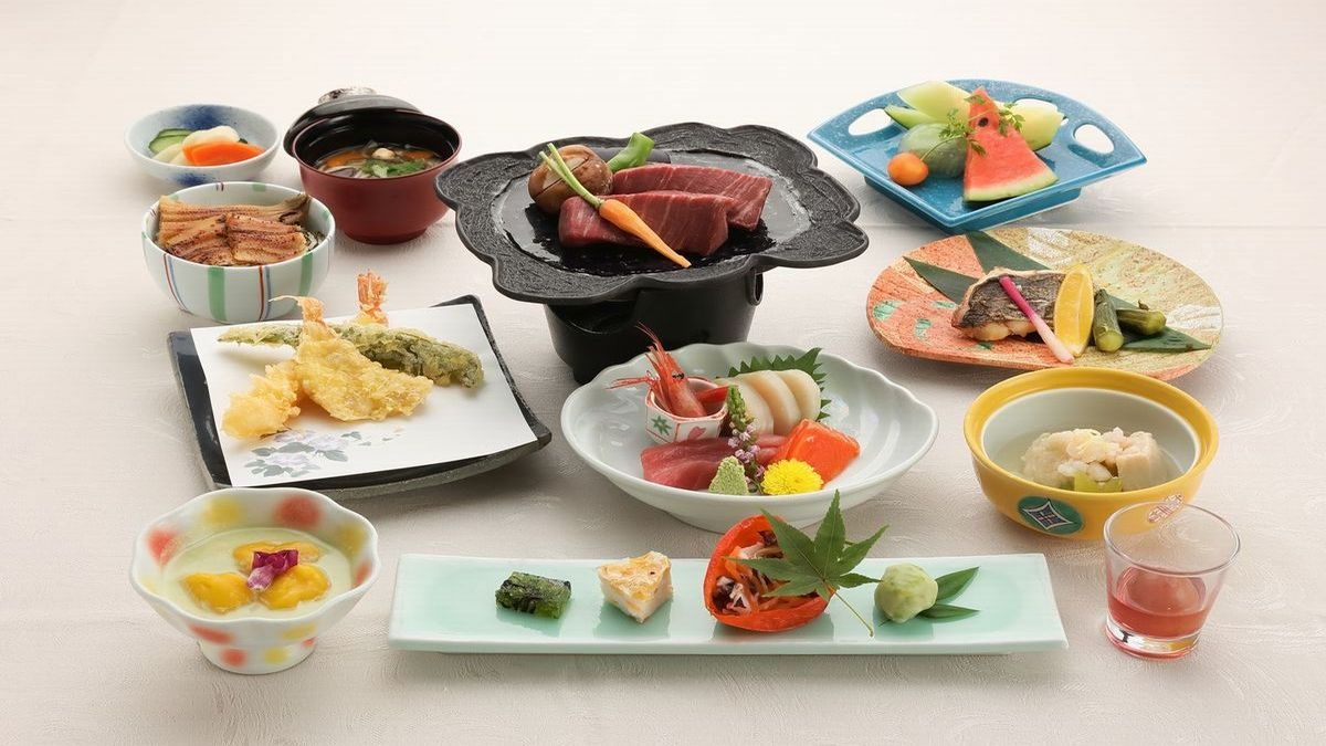 【楽天スーパーSALE】《Ｄeluxe》迷ったらコレ！自然豊かなリゾートに包まれて〜季節の会席料理