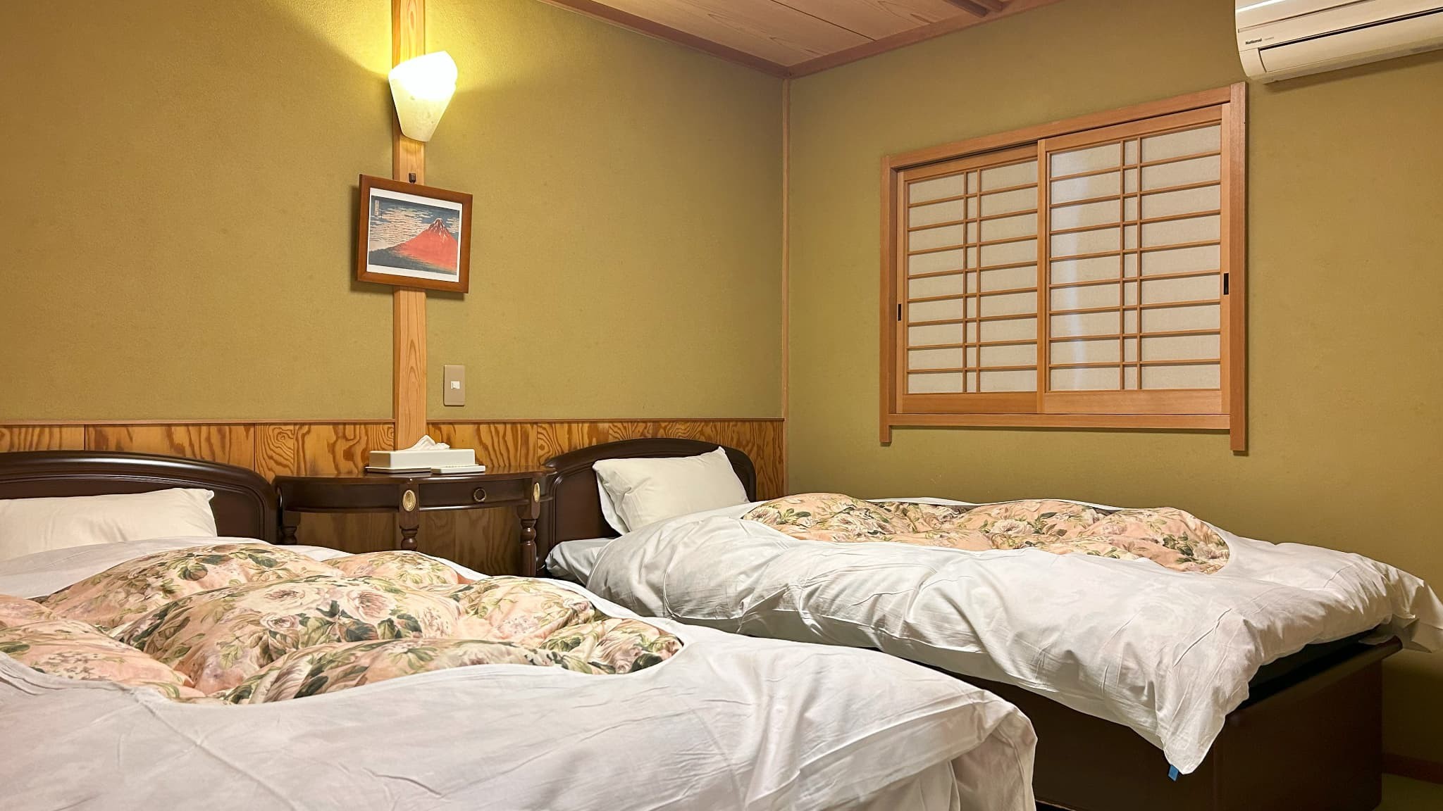 寝室にはツインベッドをご準備しています。