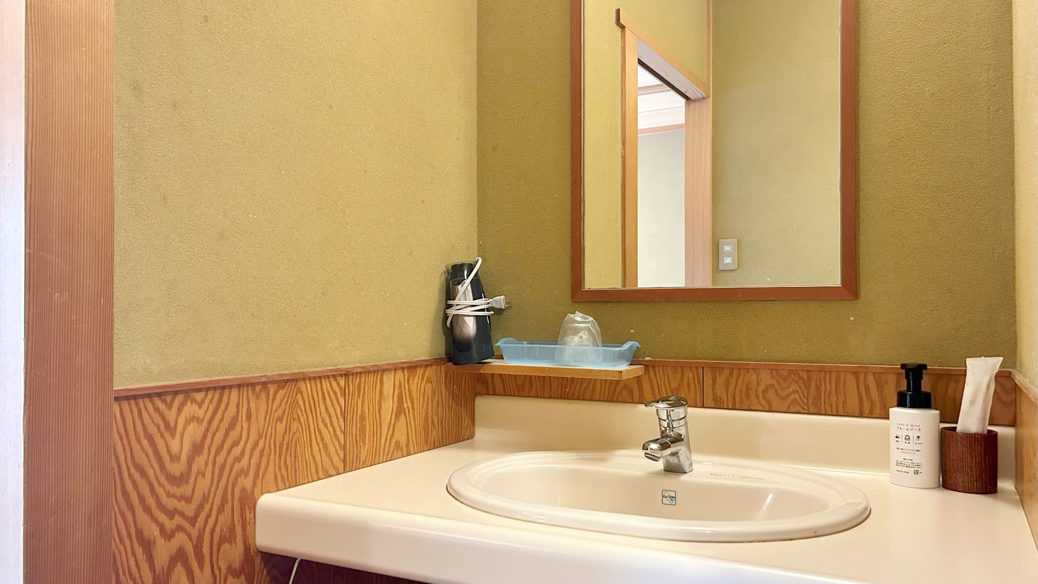 独立洗面台のため、朝の身支度も余裕をもってお済ませいただけます。