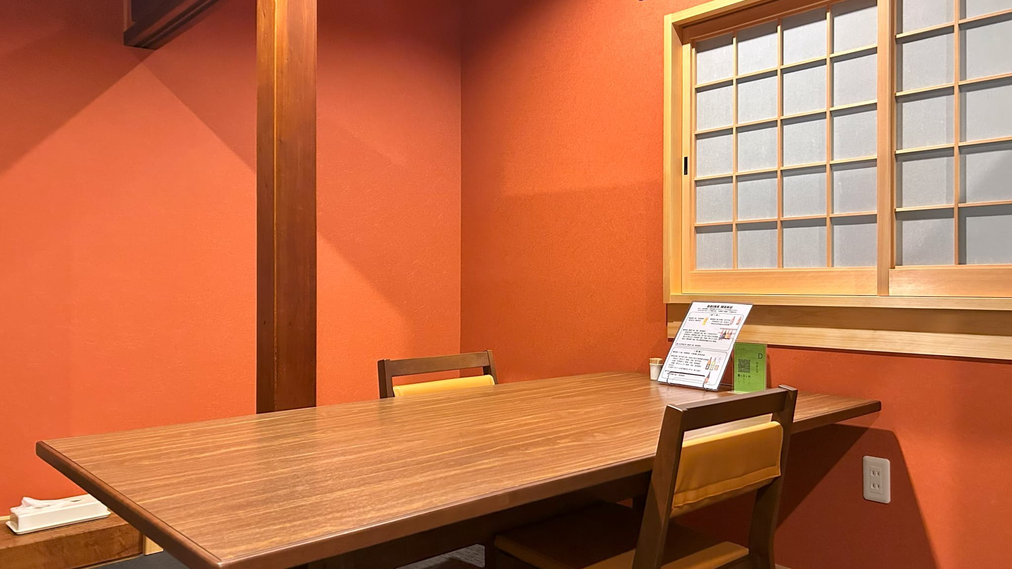 お食事はお食事処（半個室）でお召し上がりいただきます。