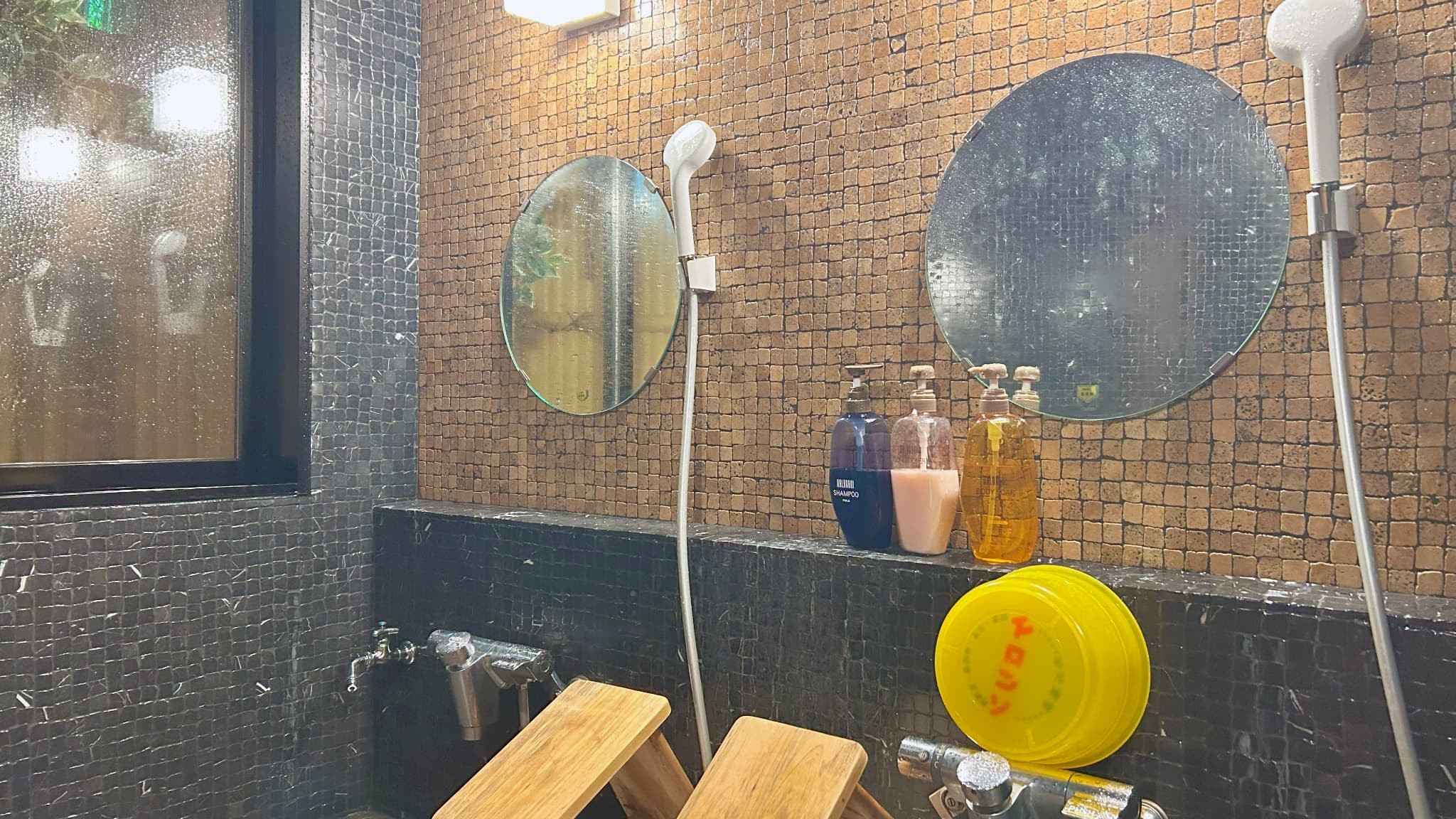 【貸切風呂B】シャワー。