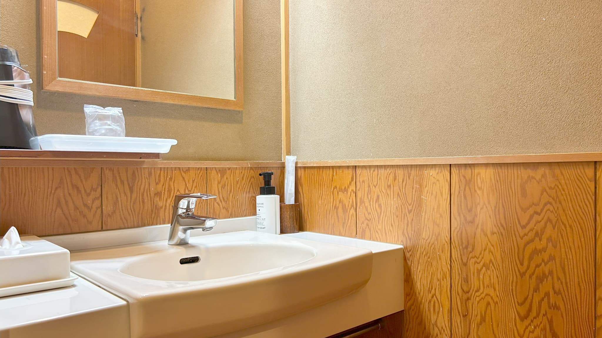 独立洗面台のため、朝の身支度も余裕をもってお済ませいただけます。