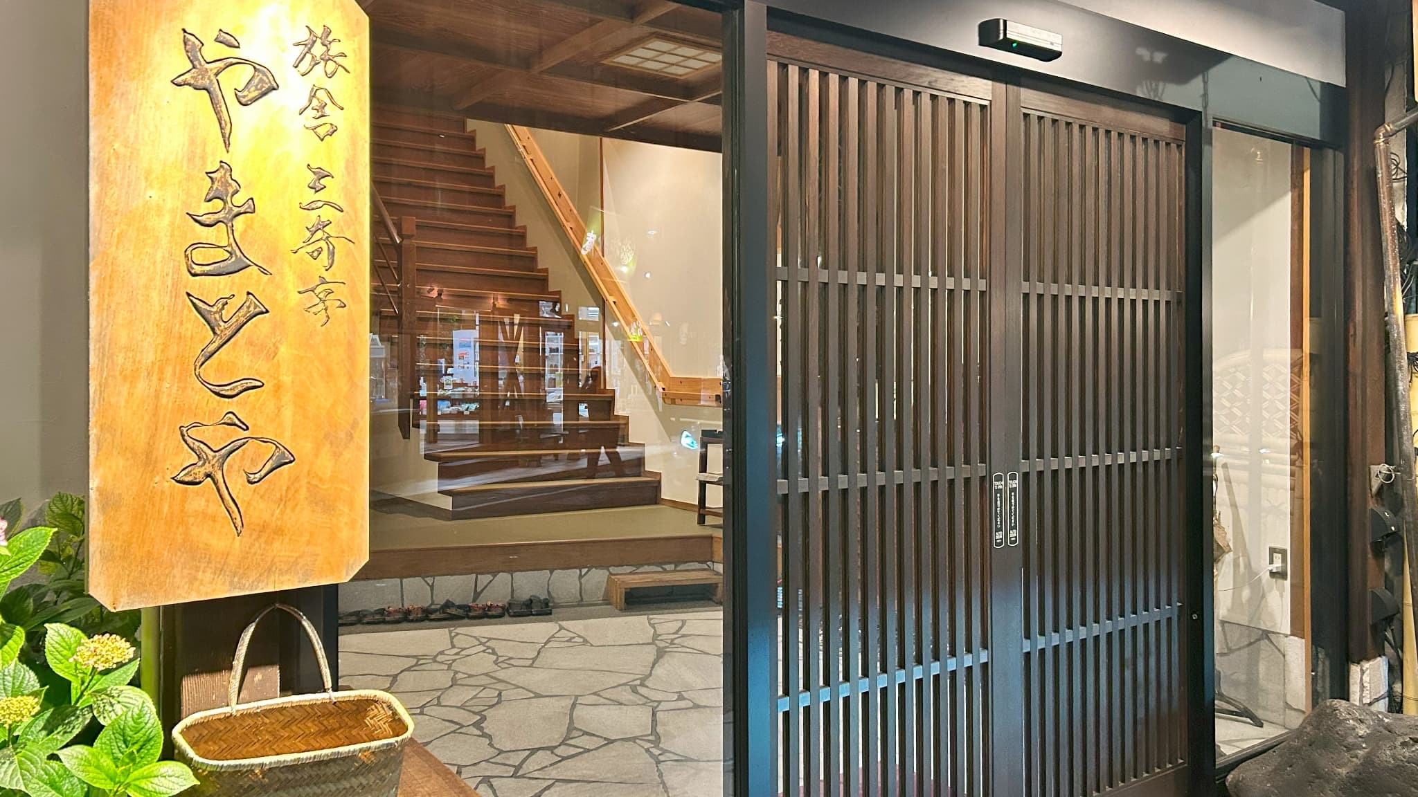 夜はより一層情緒あふれる街並みになります。