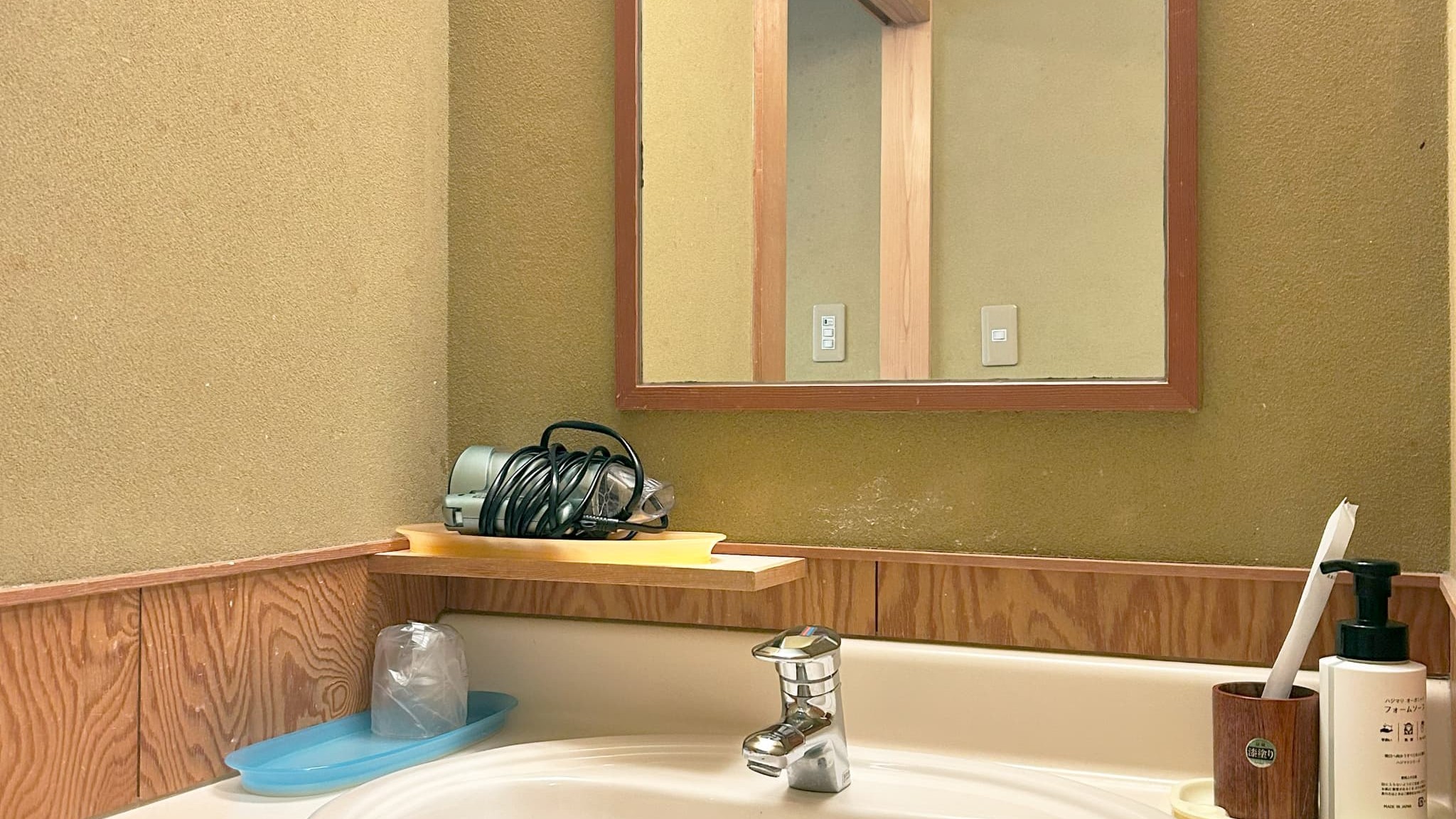 独立洗面台のため、朝の身支度も余裕をもってお済ませいただけます。