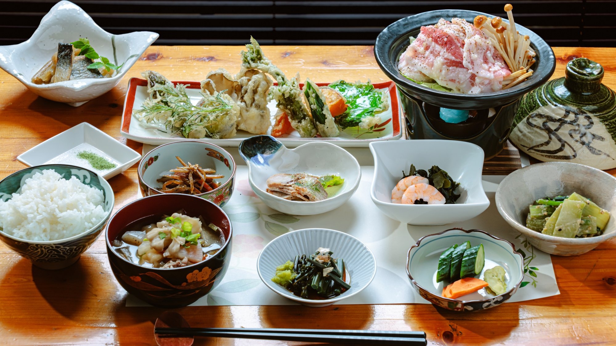 【期間限定】ラベンダーパーク入場割引券付！（２食付）