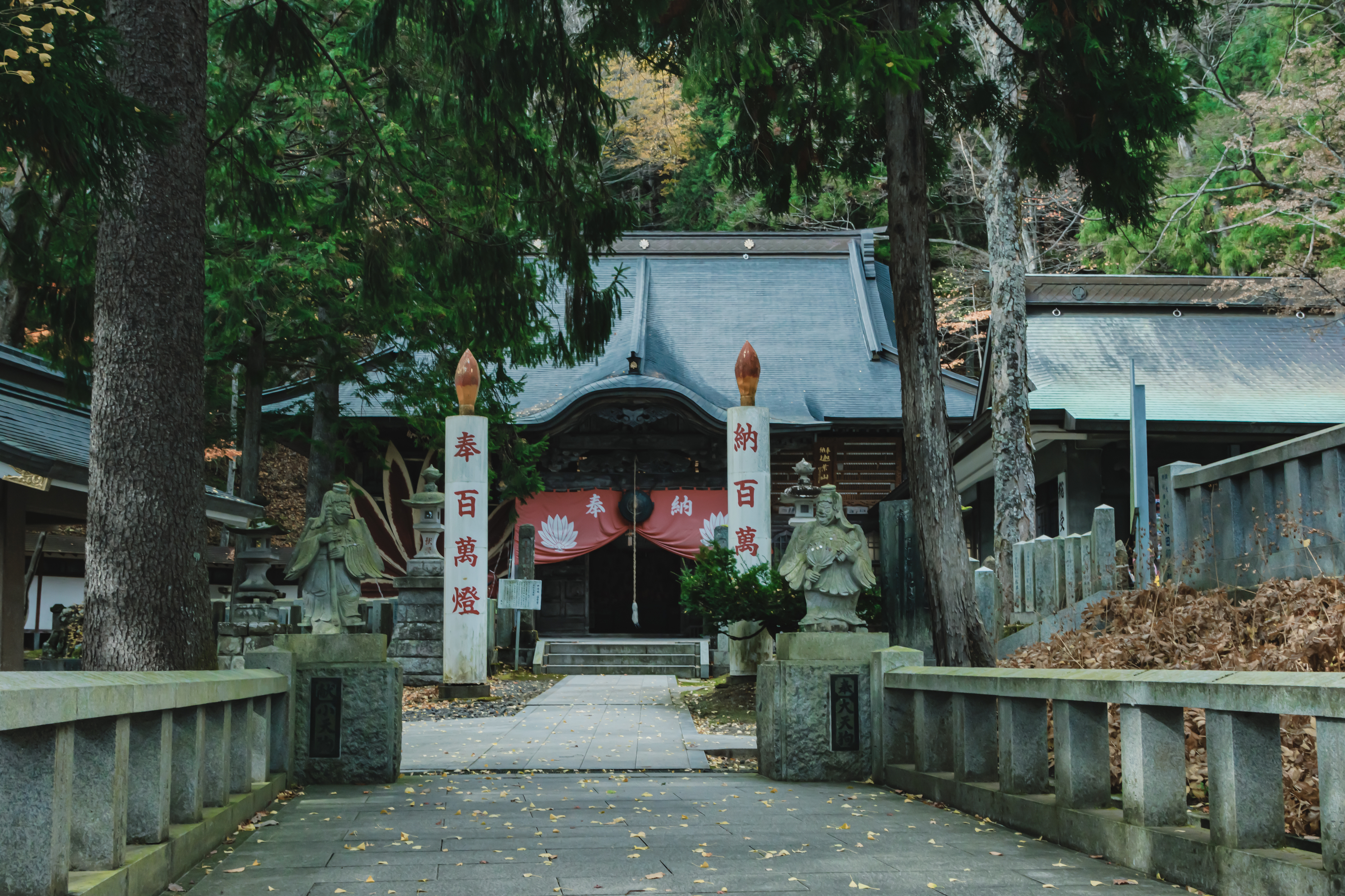 *周辺観光/神秘的な雰囲気にワクワクｌ訪れるだけでご利益がありそうな神社【迦葉山】