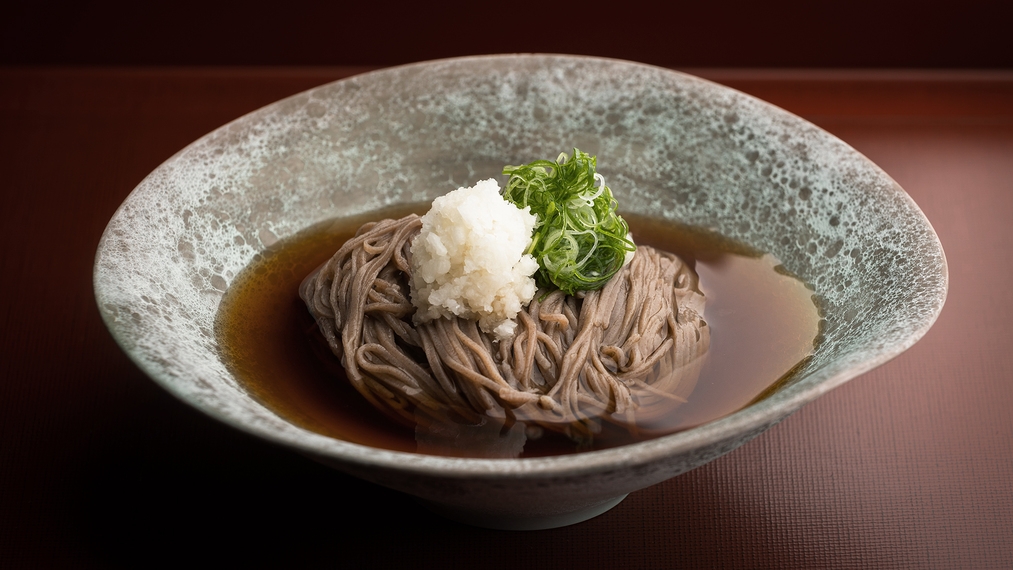 【1泊夕食】＜お日にち限定＞朝はゆったり派のあなたへ♪夜は贅沢コース『彩-AYA-』で至福のひととき