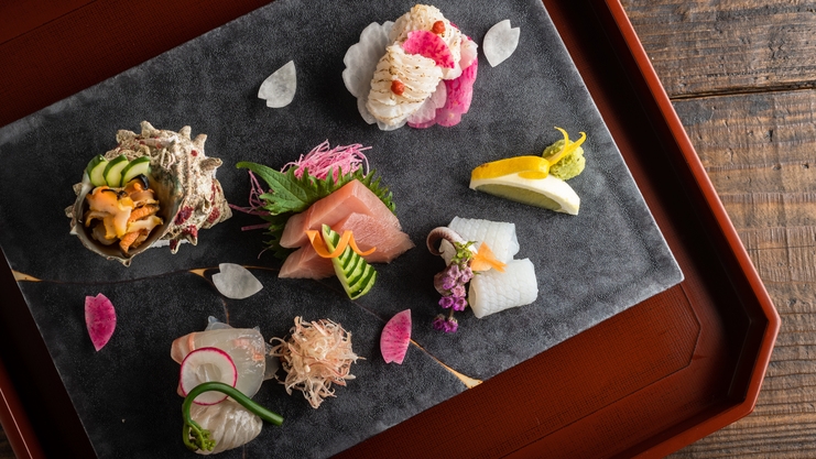 【楽天スーパーSALE】＜本館1泊2食＞季節の会席料理・洋食モーニング・外湯フリーパス付・カフェ付