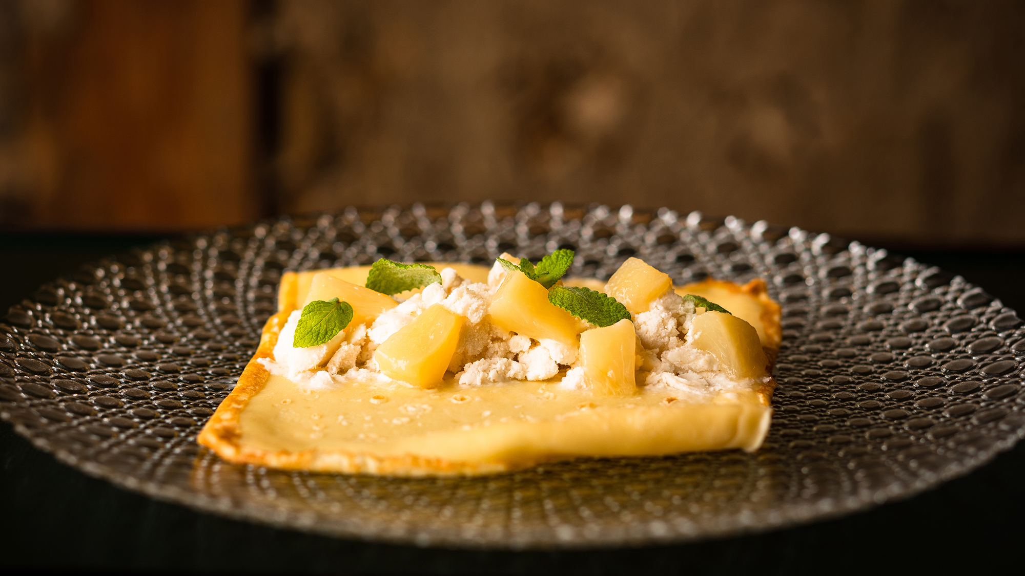 水菓子：白桃アイスクレープ