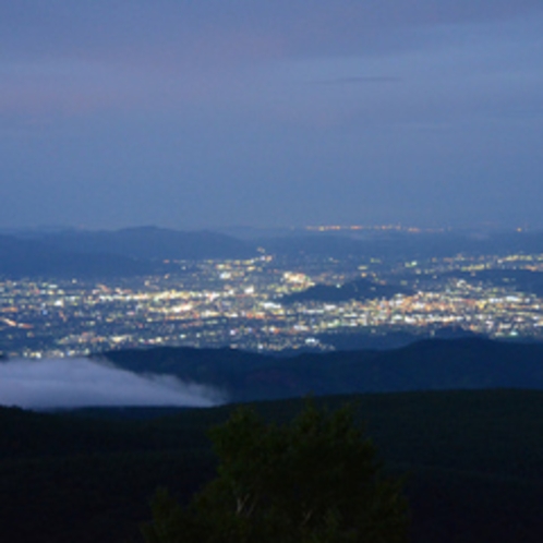 ＊あだたら高原スキー場からの夜景