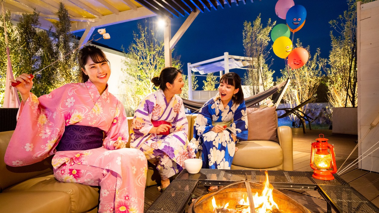 【グランピングオリーブテラス】キャンプファイヤーではマシュマロだって焼けちゃいます♪