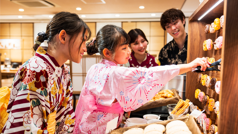 ＜お部屋でゆっくり熱あつピザを召し上がれ！ドリンク付！＞リトル・クルサ島原店よりピザをお届け！