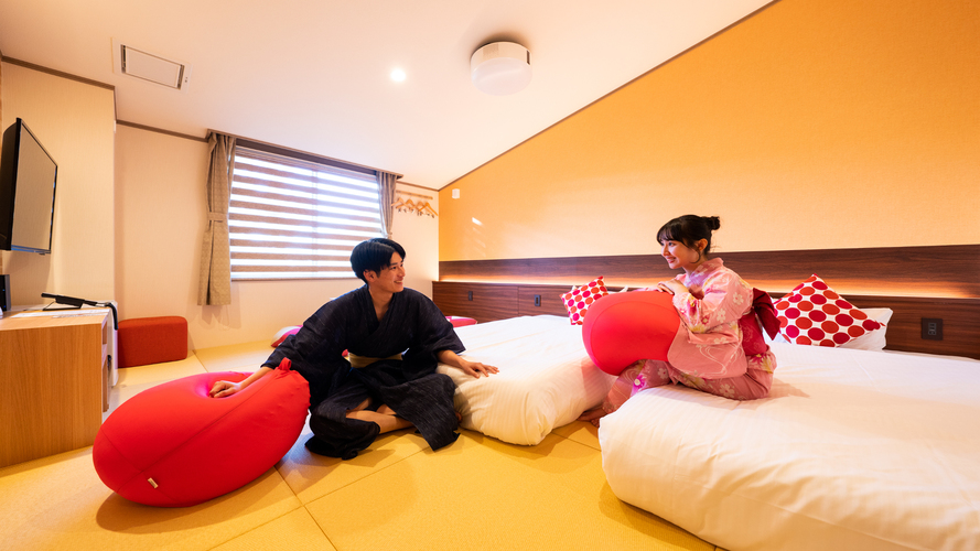 【コンパクト　別館和室】お気軽にお泊りいただけるシンプルな和室。畳敷きでセミダブルサイズのベッド付。