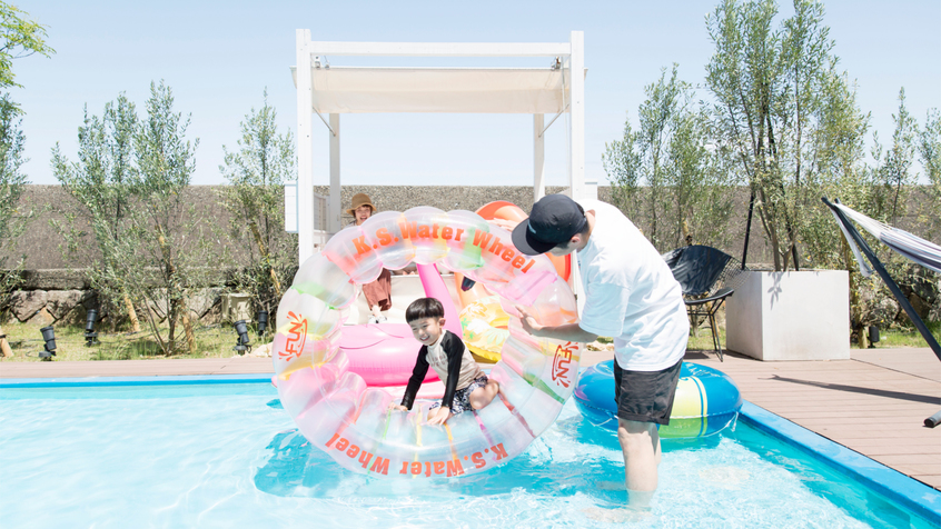 【グランピングオリーブテラス専用プール】専用スペースなのでお子様も安心して遊べます♪