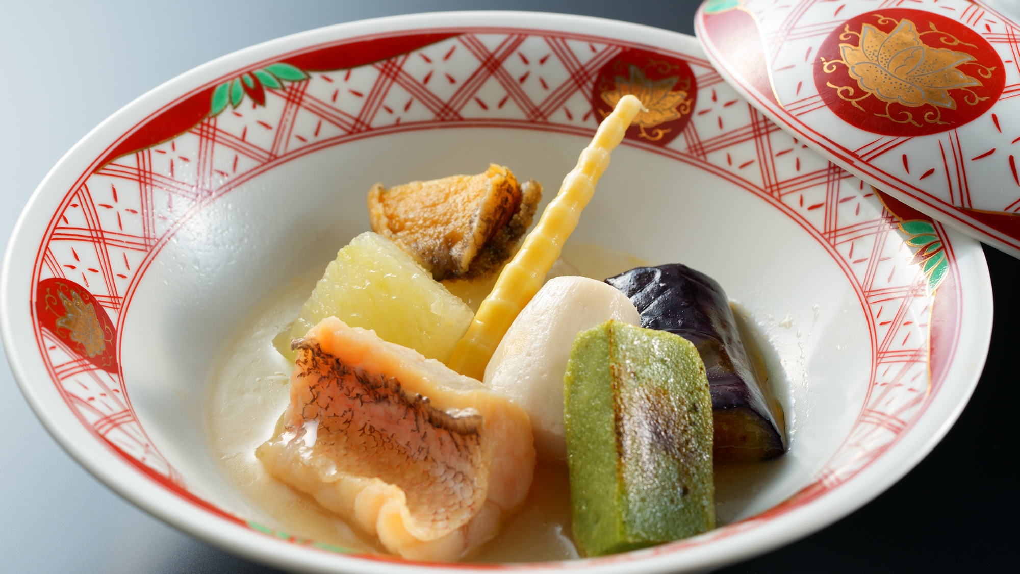 【2025年春夏会席】季節を感じる甘鯛と春野菜の炊き合せ