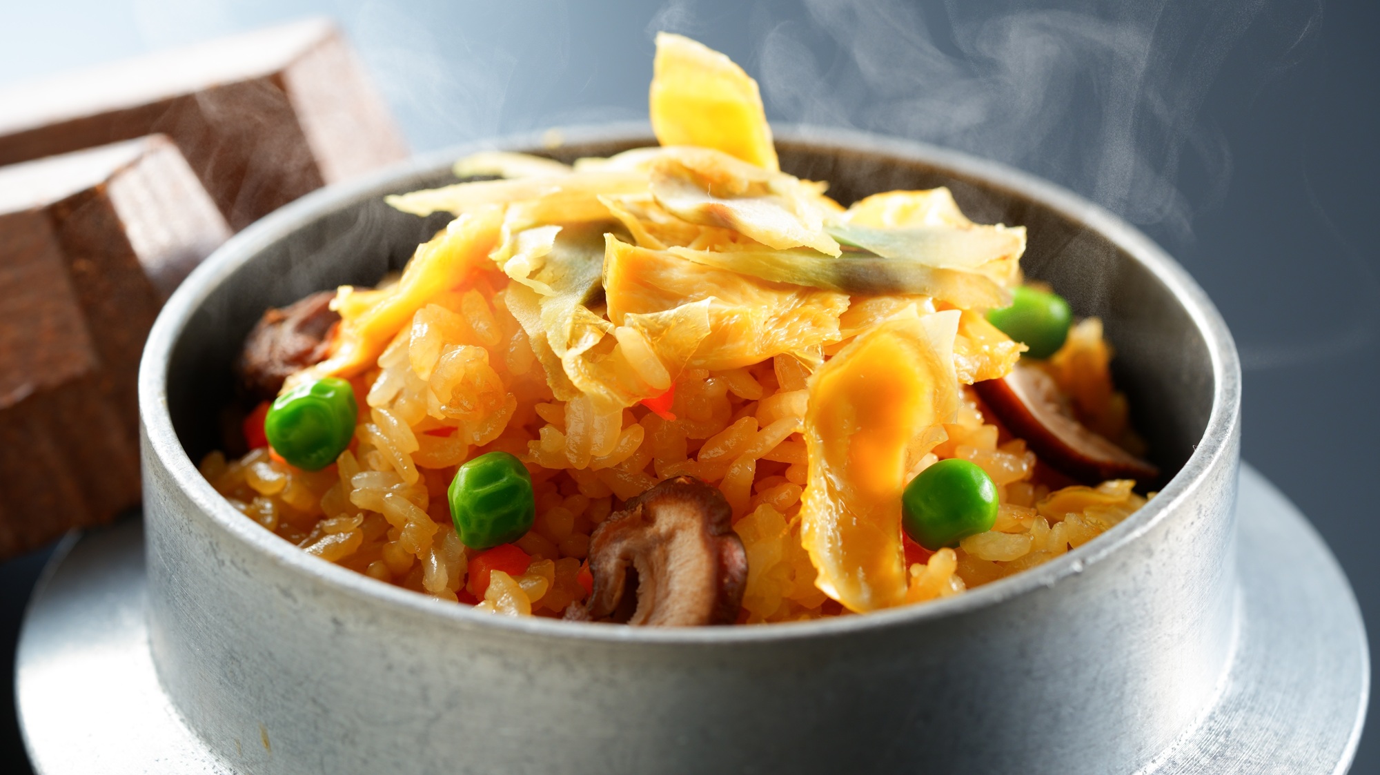 【2025年春夏会席】炊き立てで季節の風味を感じる、彩り野菜釜飯