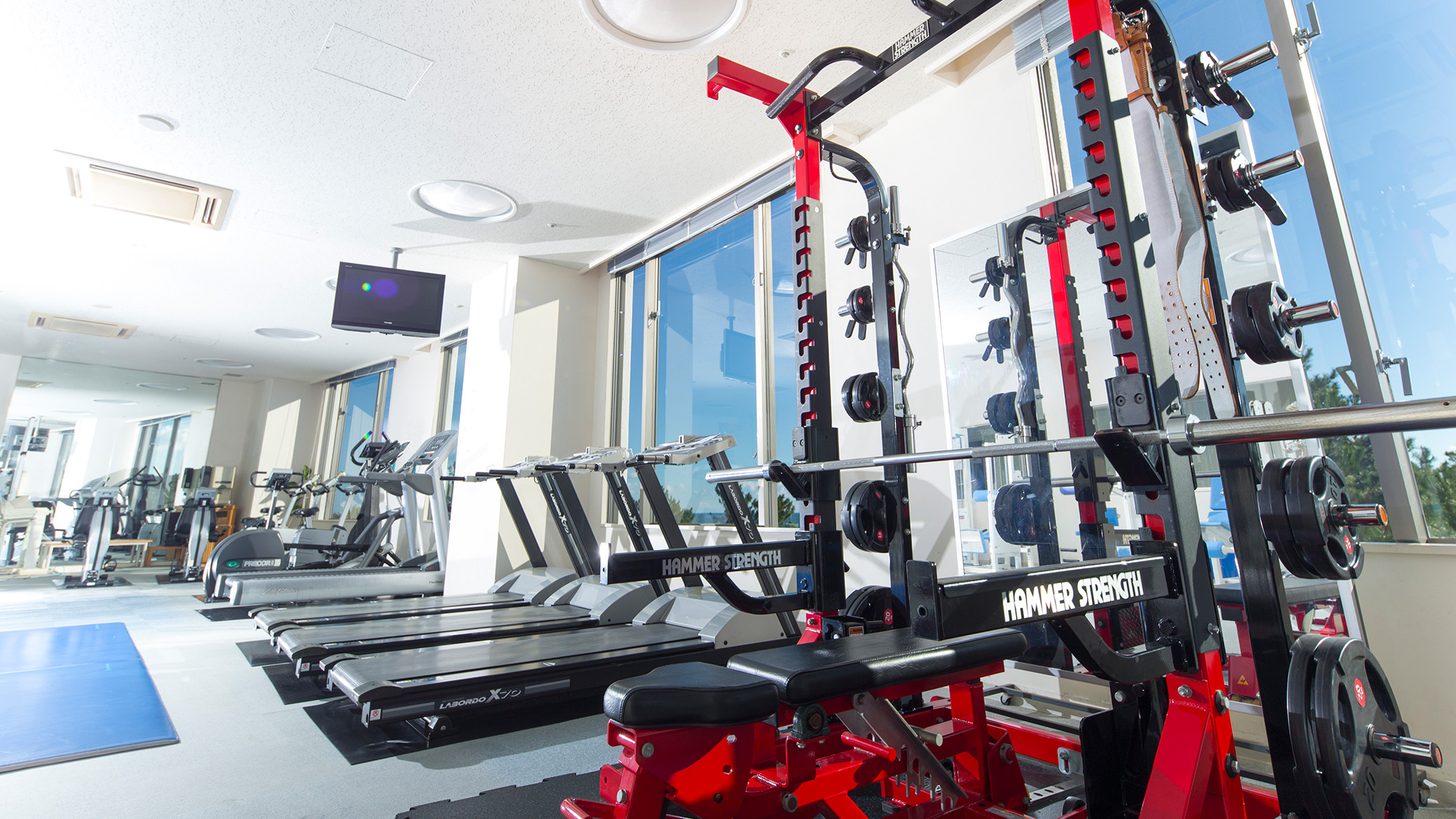 本格的なトレーニングマシーン完備