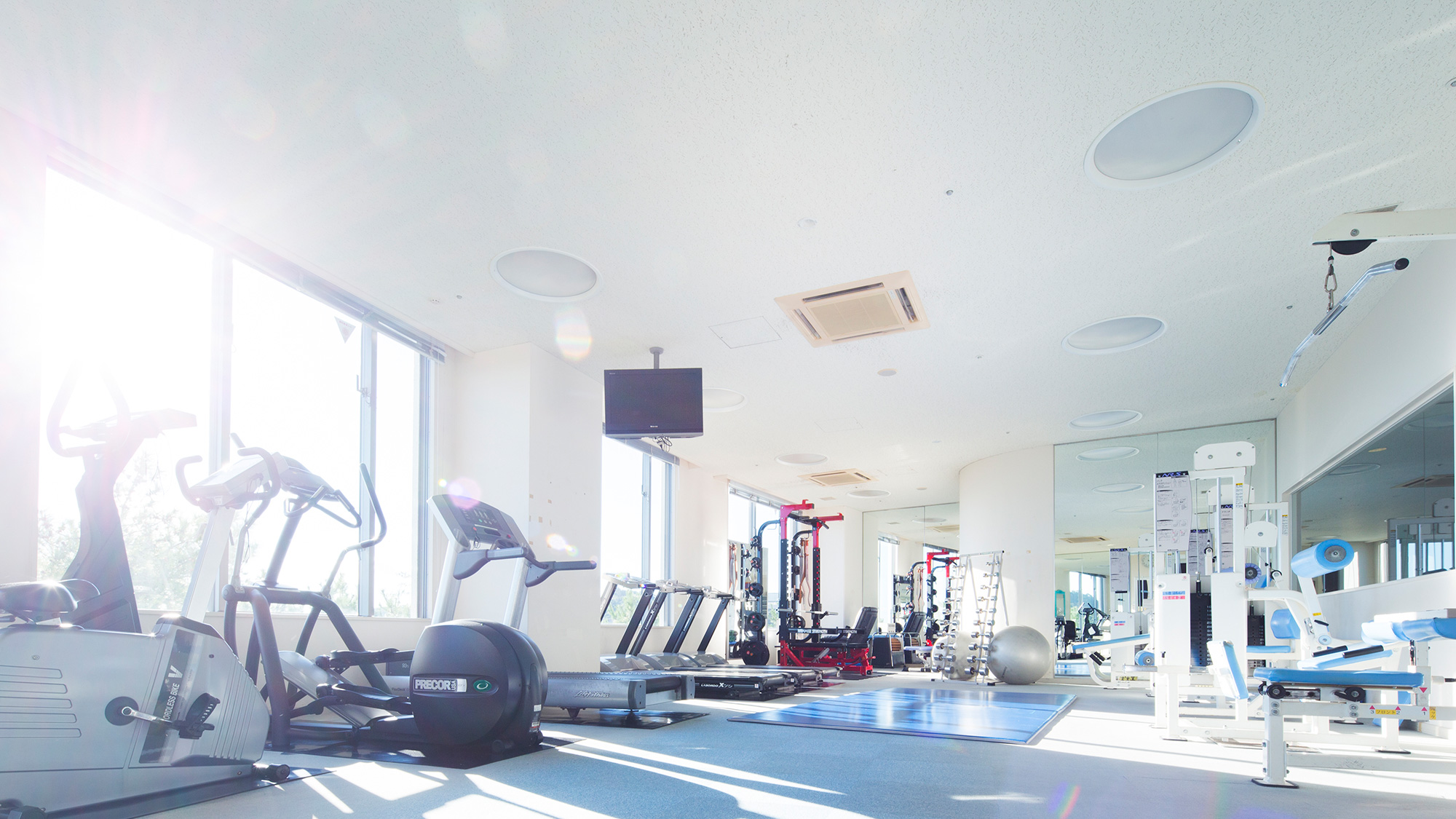 館内フィットネスジム