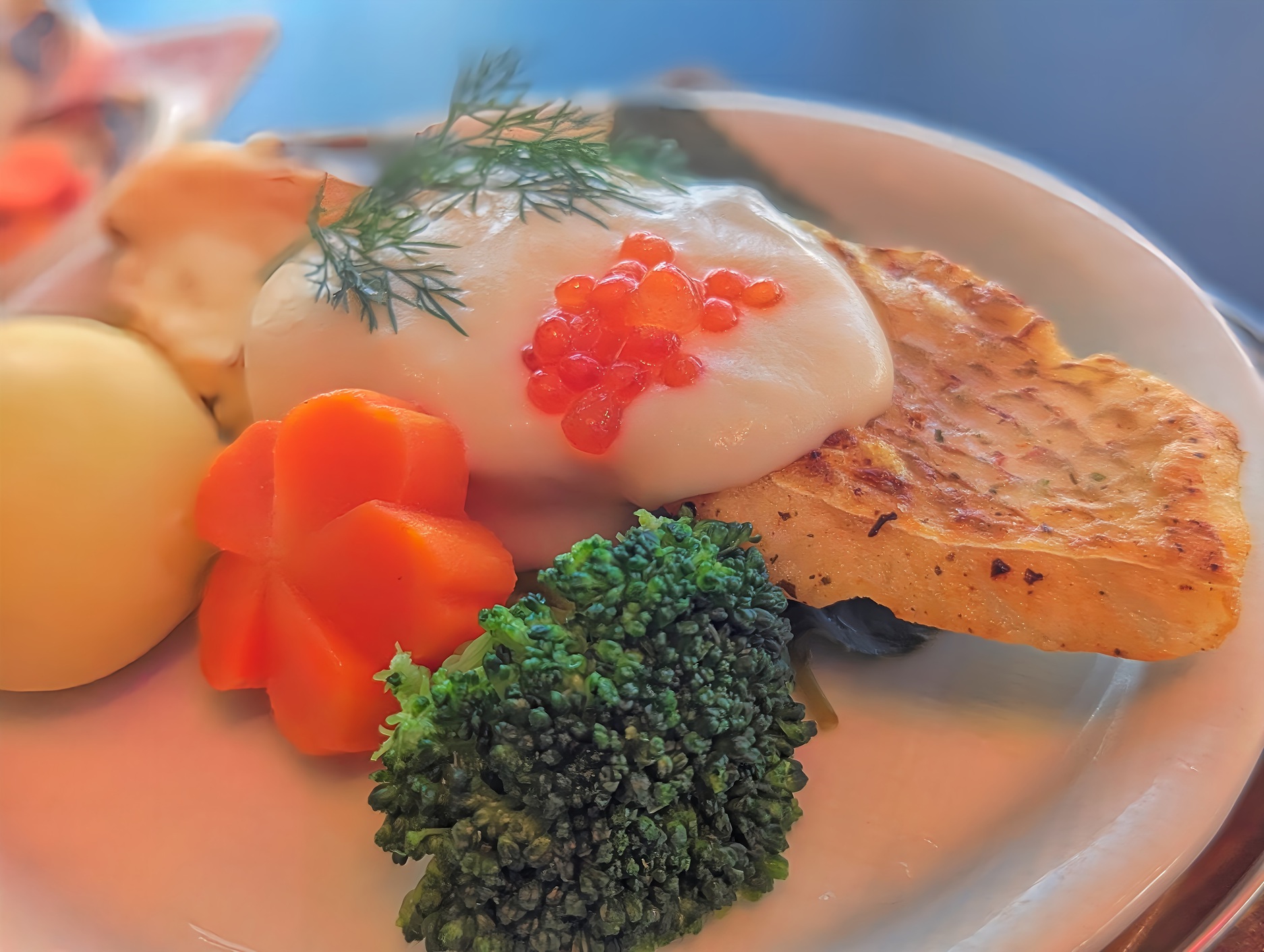 【家族旅行応援】3名からお得なグループ割♪桜鯛の香味焼きと新鮮お刺身のハーフ会席＆バイキング