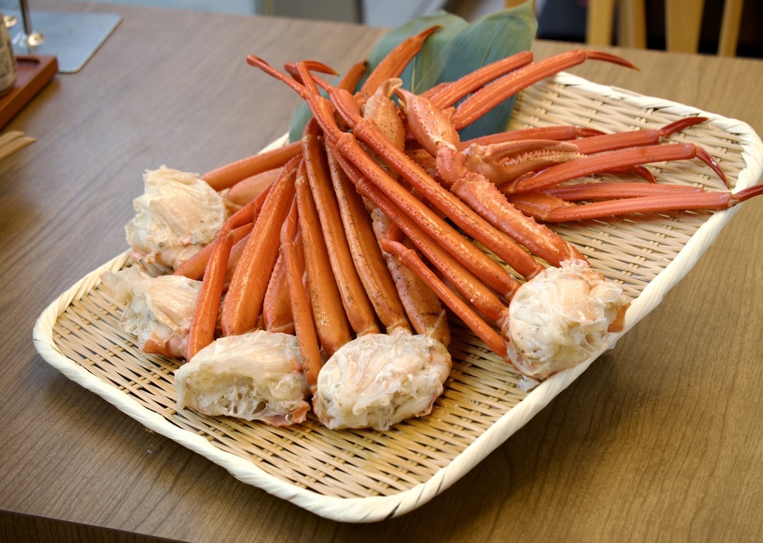 【平日限定・蟹付プラン】すき焼きと新鮮刺身のハーフ会席＆バイキング♪温泉食事も満喫【90分飲み放題】