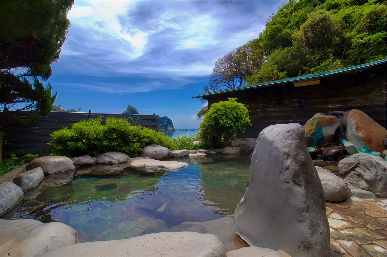 【年末年始限定】【二食付90分飲み放題付】伊豆の味覚を満喫の四季彩バイキング♪温泉も満喫！