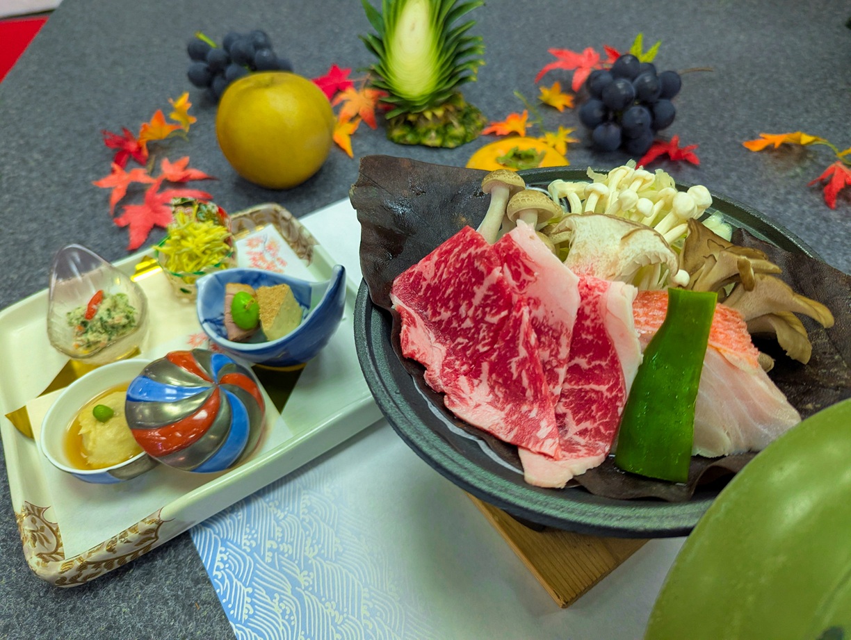 金目鯛と愛鷹牛のほう葉焼きのハーフ会席