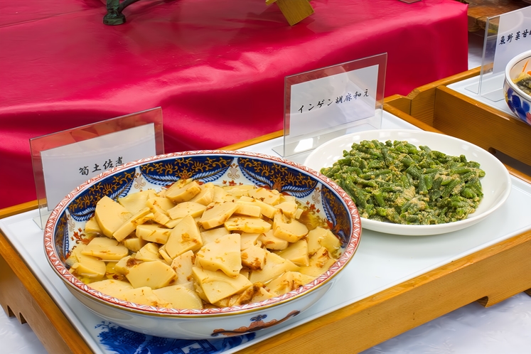 伊豆の味覚を満喫できるバイキング♪