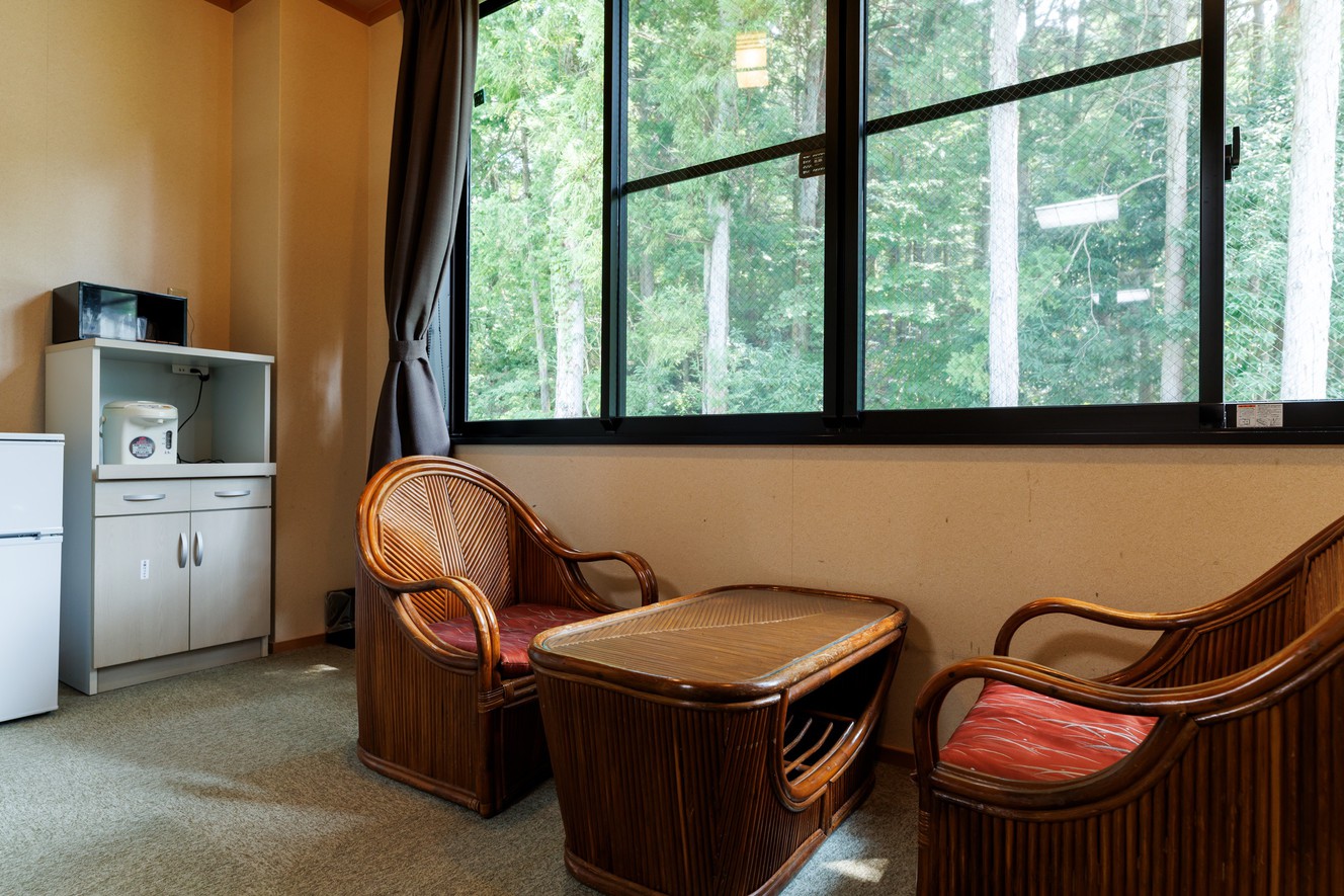 ２間続きゆったり和室【10畳＋6畳】②縁側