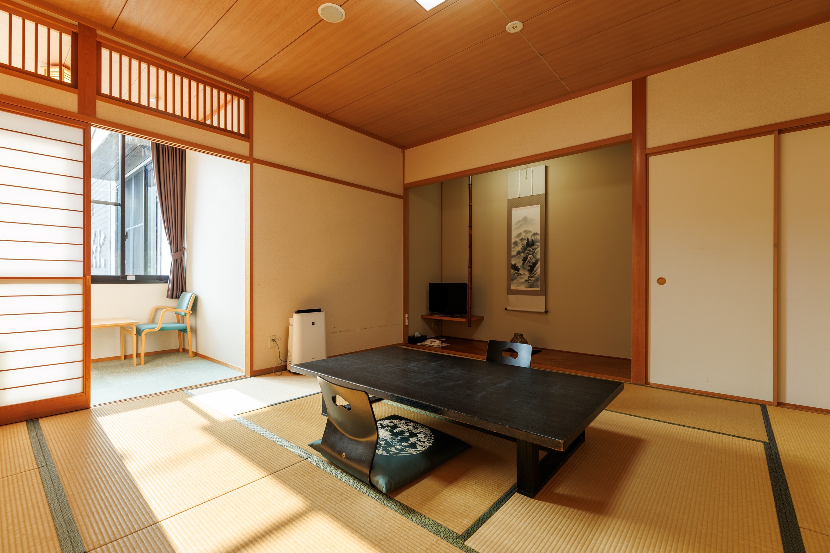 和室一間【12畳】②化粧室