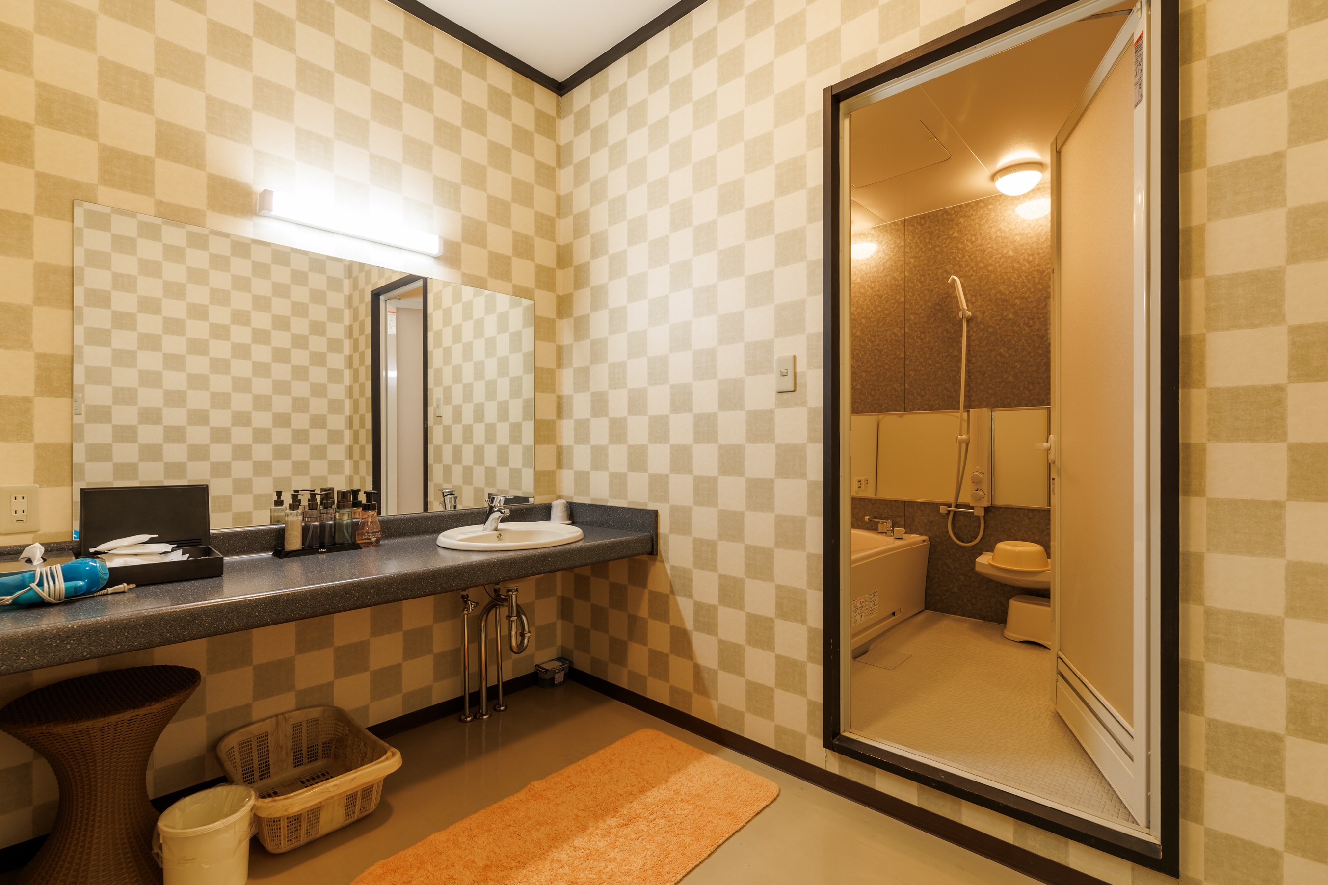 和洋特別室【ツインベッド＋和室8畳】②化粧室