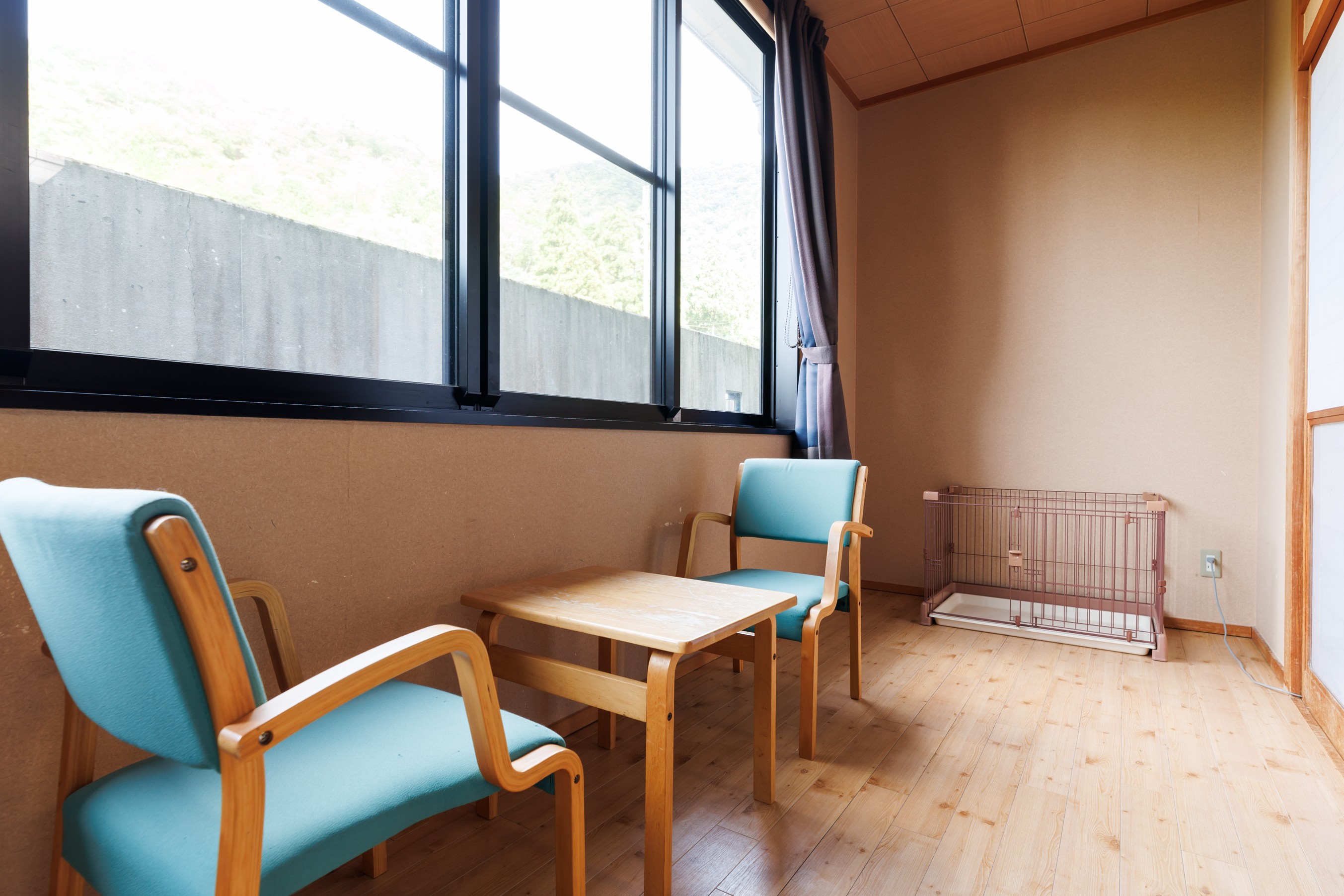 ペット同伴専用【和室12畳一間】縁側②