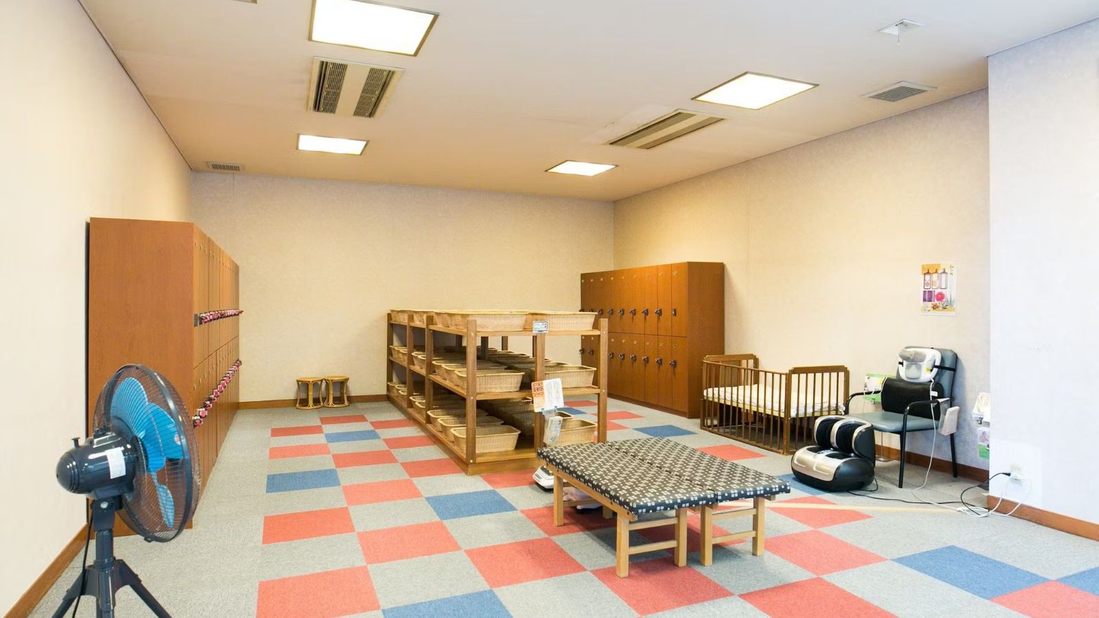 【脱衣場】ベビーベッドございます