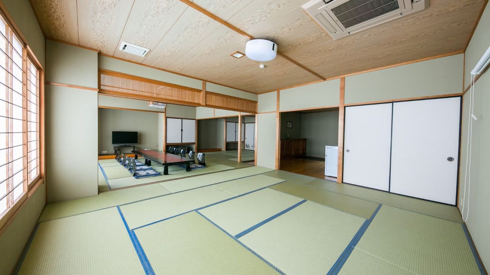 大満足の広々としたお部屋